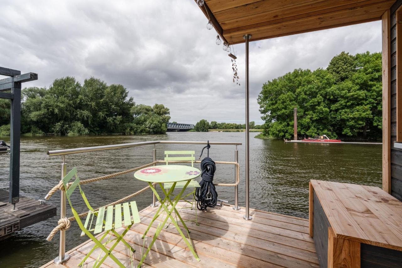 Hausboot Ahoi Hochwertiges Hausboote Mit Grosser Terrasse Und Kamin 함브루크 외부 사진